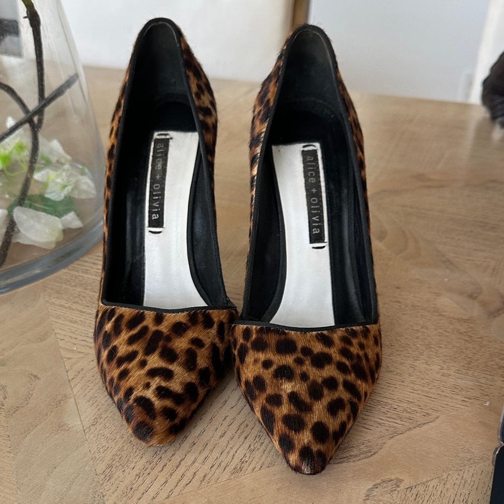 Alice + Olivia Brown pony hair Leopard Print Heels